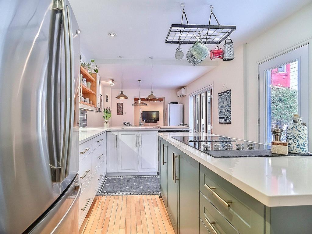 









59


Rue Vaudreuil

,
Hull (Gatineau),




QC
J8X2B7

