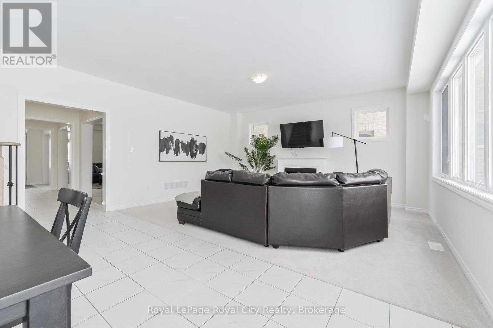 












130 REA DRIVE

,
Centre Wellington (Fergus),




Ontario
N1M0J8

