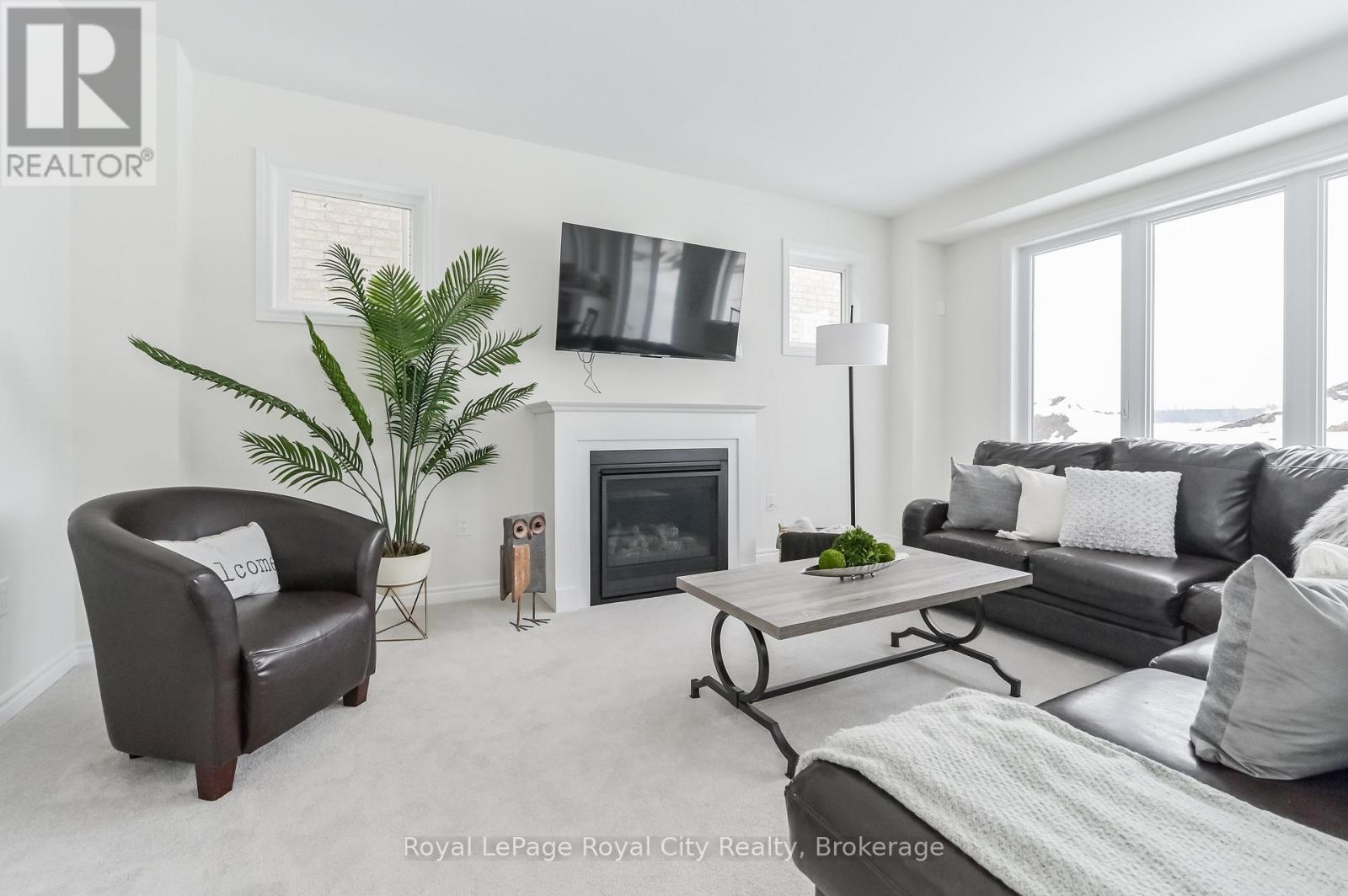 












130 REA DRIVE

,
Centre Wellington (Fergus),




Ontario
N1M0J8

