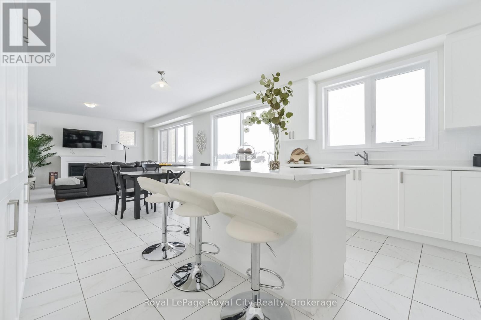 












130 REA DRIVE

,
Centre Wellington (Fergus),




Ontario
N1M0J8

