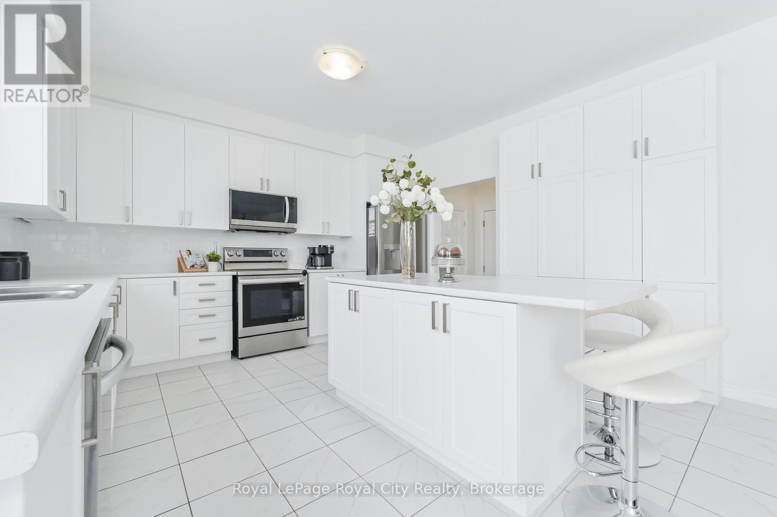 












130 REA DRIVE

,
Centre Wellington (Fergus),




Ontario
N1M0J8

