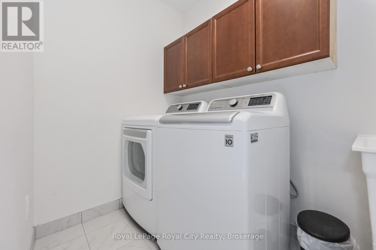 












130 REA DRIVE

,
Centre Wellington (Fergus),




Ontario
N1M0J8

