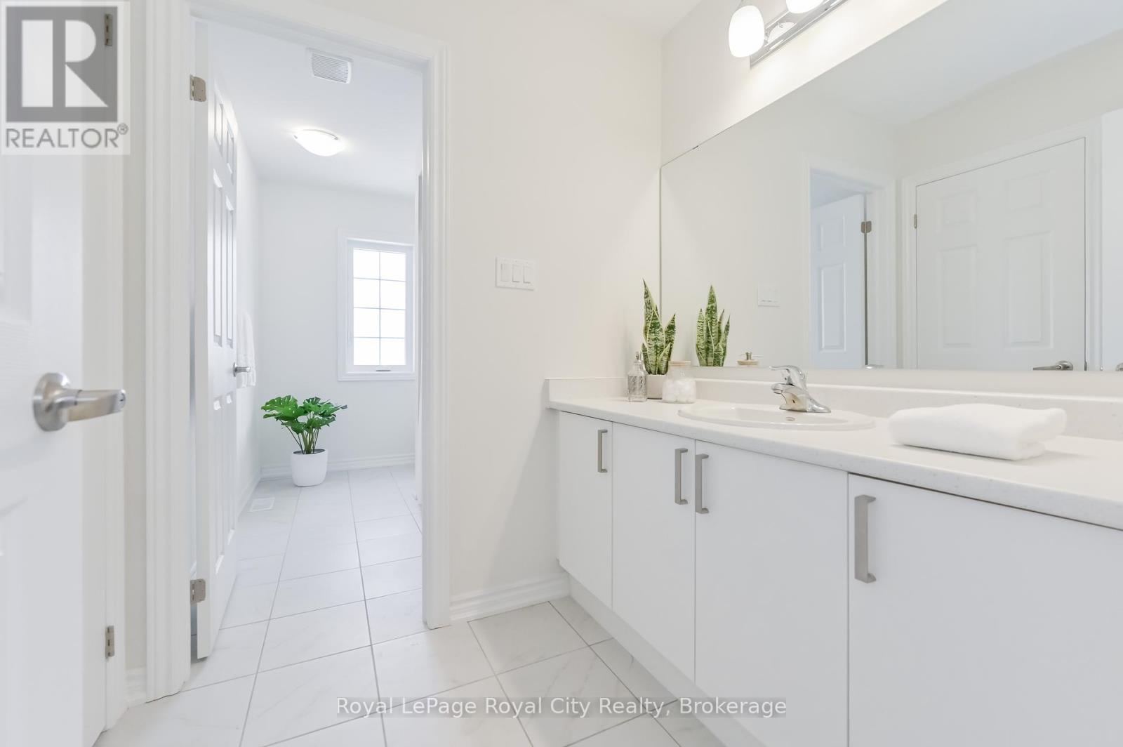 












130 REA DRIVE

,
Centre Wellington (Fergus),




Ontario
N1M0J8

