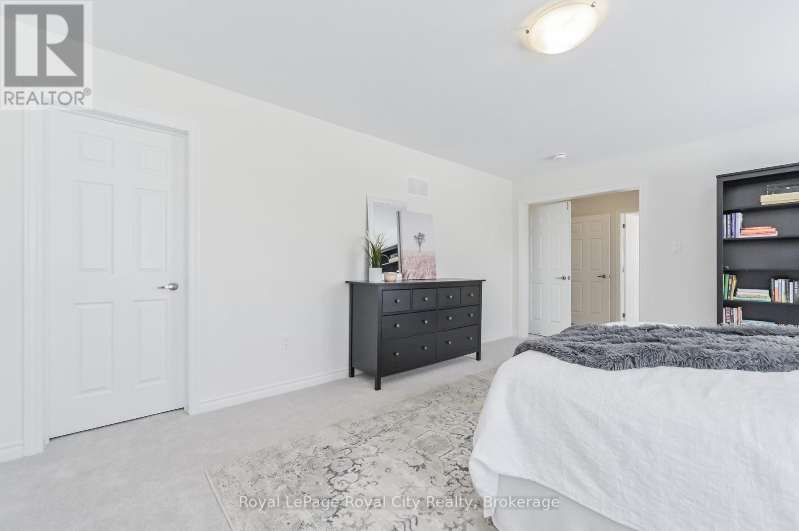 












130 REA DRIVE

,
Centre Wellington (Fergus),




Ontario
N1M0J8

