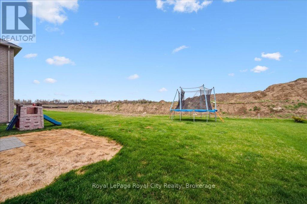 












130 REA DRIVE

,
Centre Wellington (Fergus),




Ontario
N1M0J8

