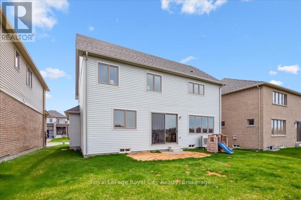 












130 REA DRIVE

,
Centre Wellington (Fergus),




Ontario
N1M0J8

