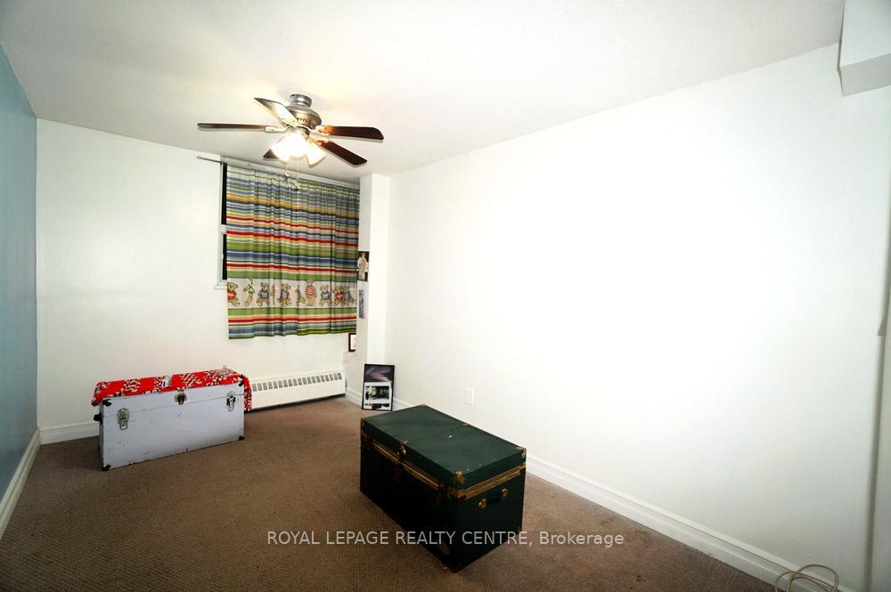 









15


Albright

Road, 17,
Hamilton,




ON
L8K 5J2

