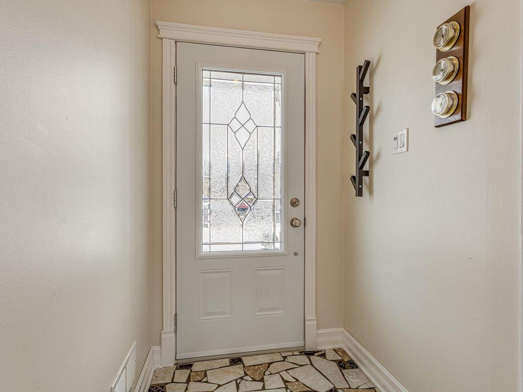 









178


Rue Jacques-Lamoureux

,
Boucherville,




QC
J4B4R9

