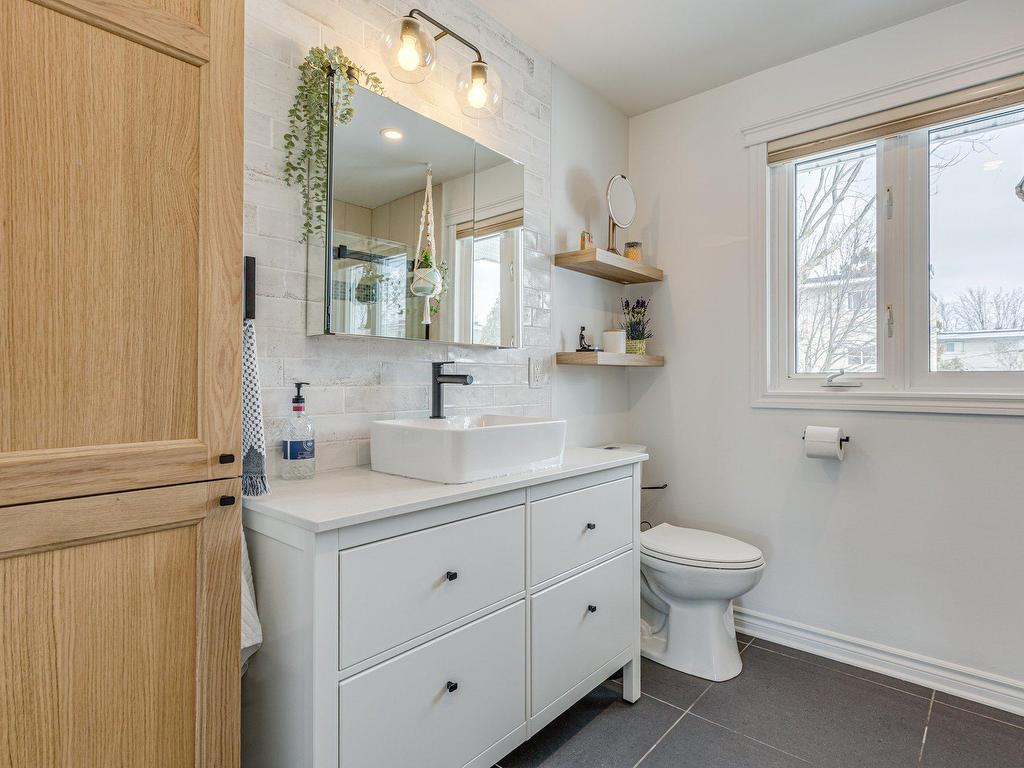 









178


Rue Jacques-Lamoureux

,
Boucherville,




QC
J4B4R9

