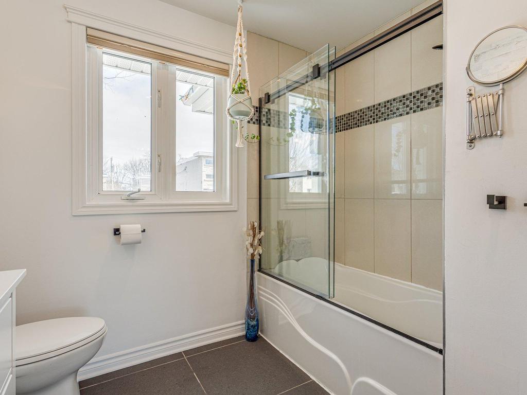 









178


Rue Jacques-Lamoureux

,
Boucherville,




QC
J4B4R9

