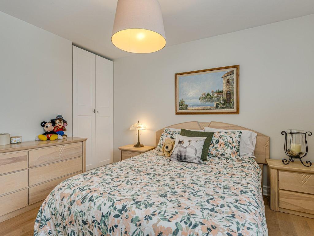









178


Rue Jacques-Lamoureux

,
Boucherville,




QC
J4B4R9

