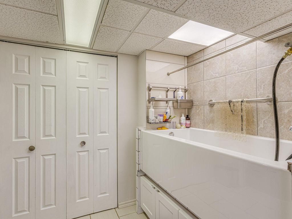 









178


Rue Jacques-Lamoureux

,
Boucherville,




QC
J4B4R9

