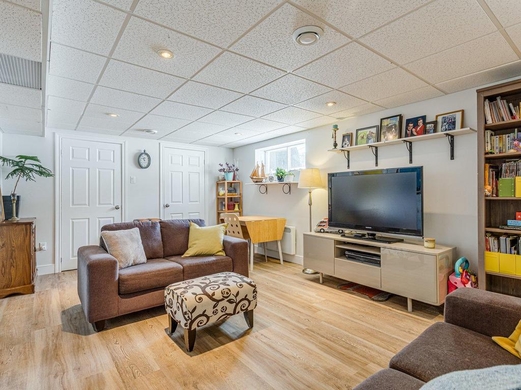 









178


Rue Jacques-Lamoureux

,
Boucherville,




QC
J4B4R9

