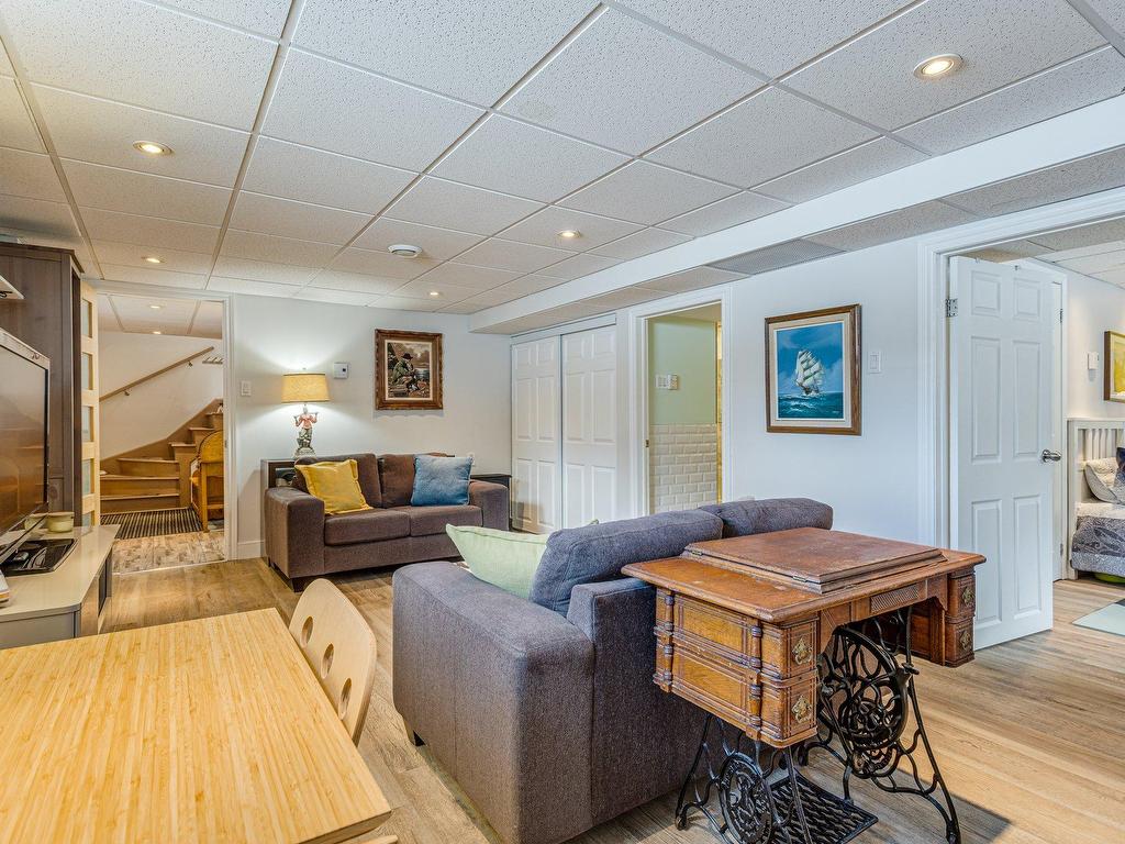 









178


Rue Jacques-Lamoureux

,
Boucherville,




QC
J4B4R9

