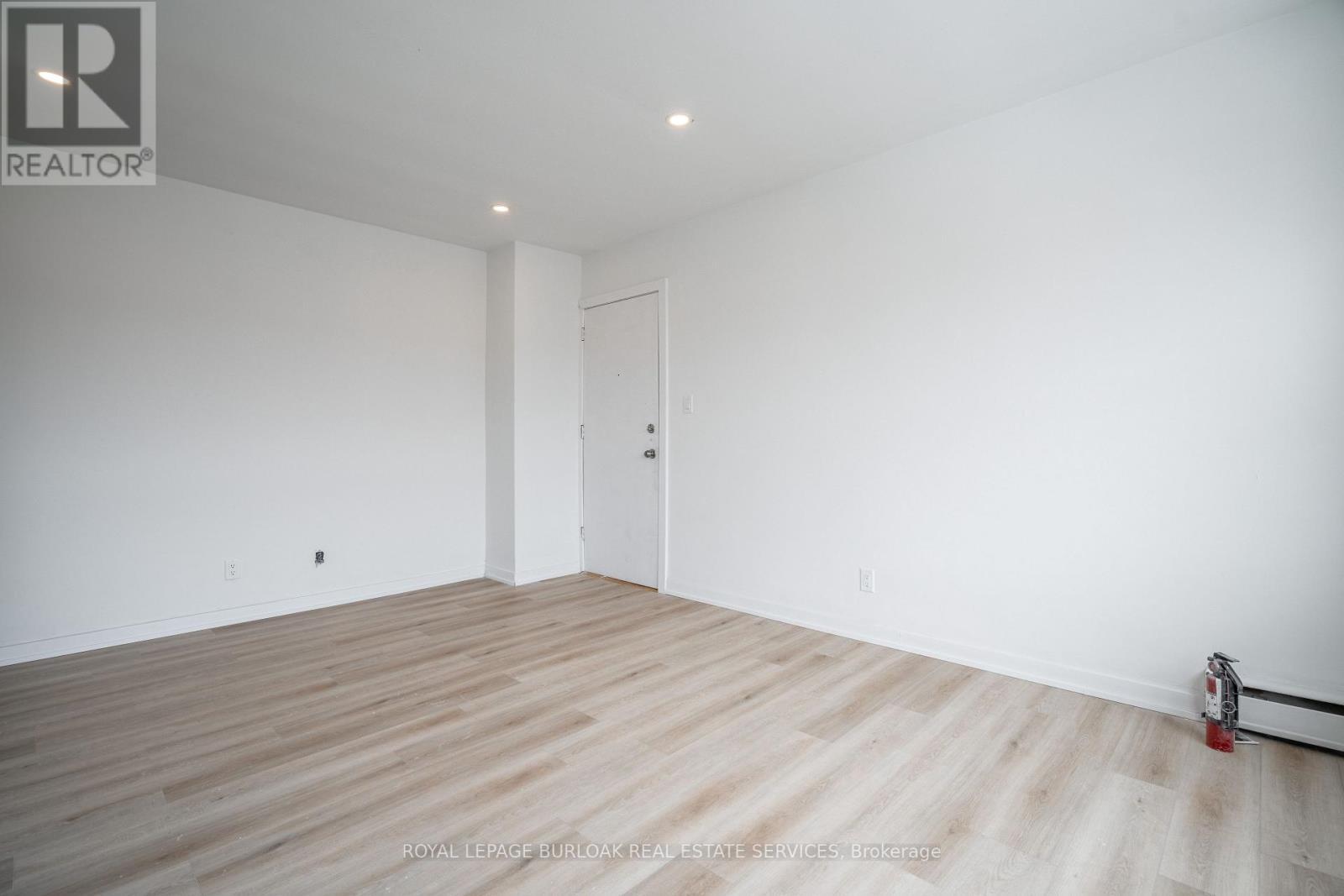 












7 - 169 PARK ROW S

,
Hamilton,




Ontario
L8K2K1

