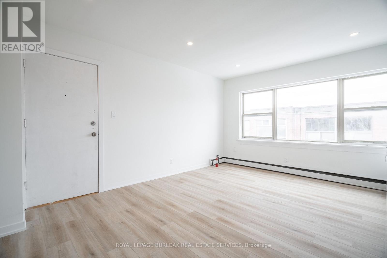 












7 - 169 PARK ROW S

,
Hamilton,




Ontario
L8K2K1

