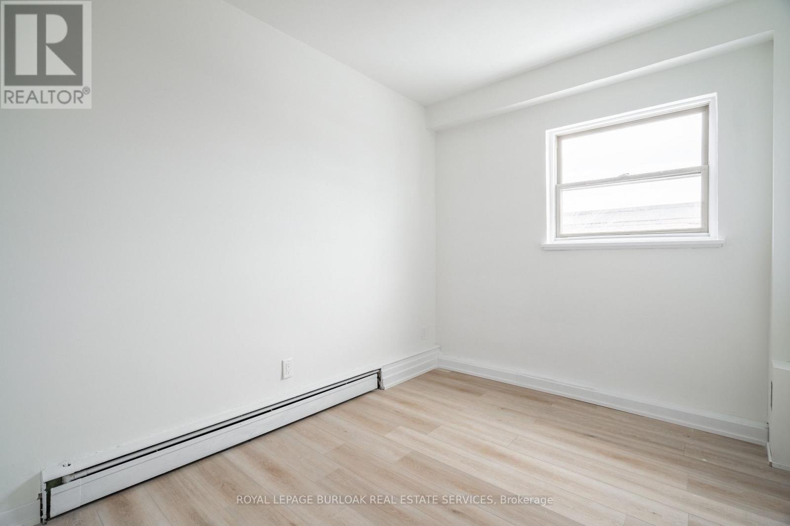 












7 - 169 PARK ROW S

,
Hamilton,




Ontario
L8K2K1

