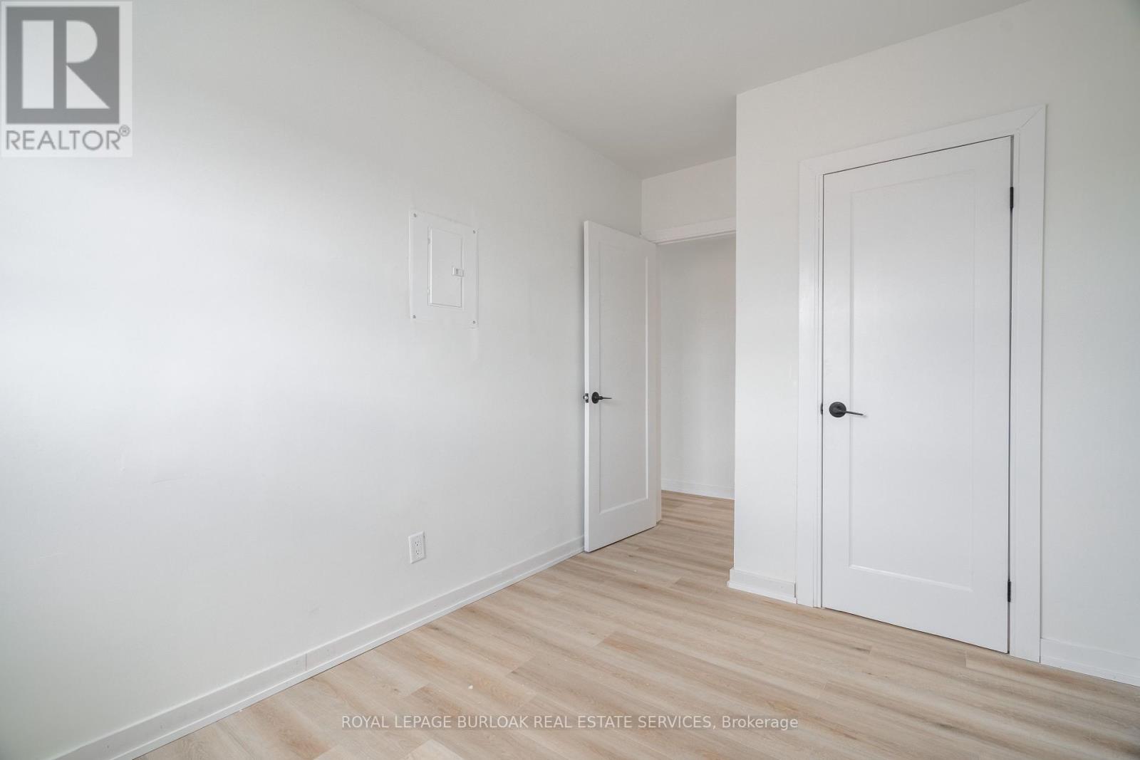 












7 - 169 PARK ROW S

,
Hamilton,




Ontario
L8K2K1

