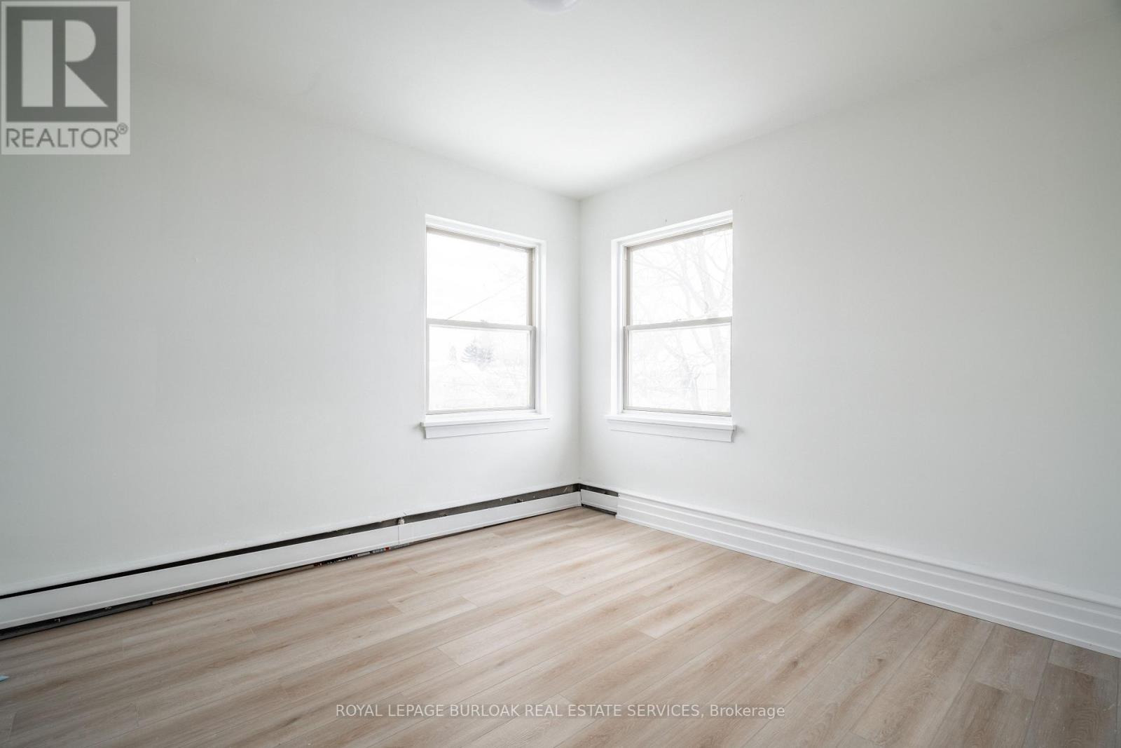 












7 - 169 PARK ROW S

,
Hamilton,




Ontario
L8K2K1

