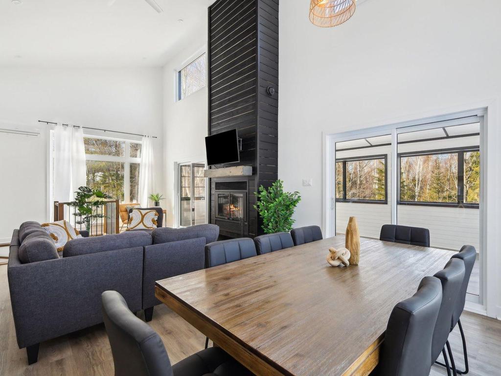 









25


Ch. des Cerisiers

,
Lac-Supérieur,




QC
J0T1J0

