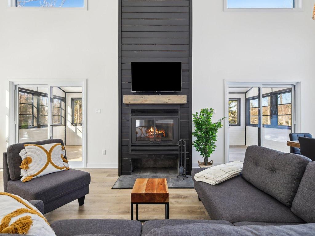 









25


Ch. des Cerisiers

,
Lac-Supérieur,




QC
J0T1J0

