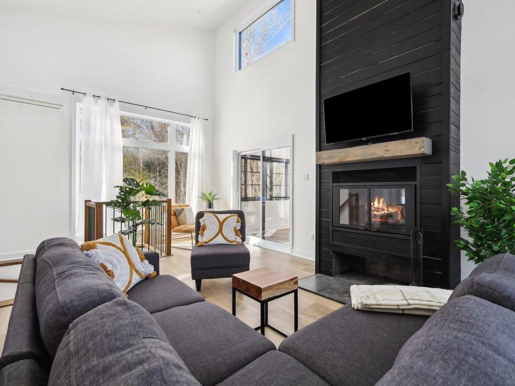 









25


Ch. des Cerisiers

,
Lac-Supérieur,




QC
J0T1J0

