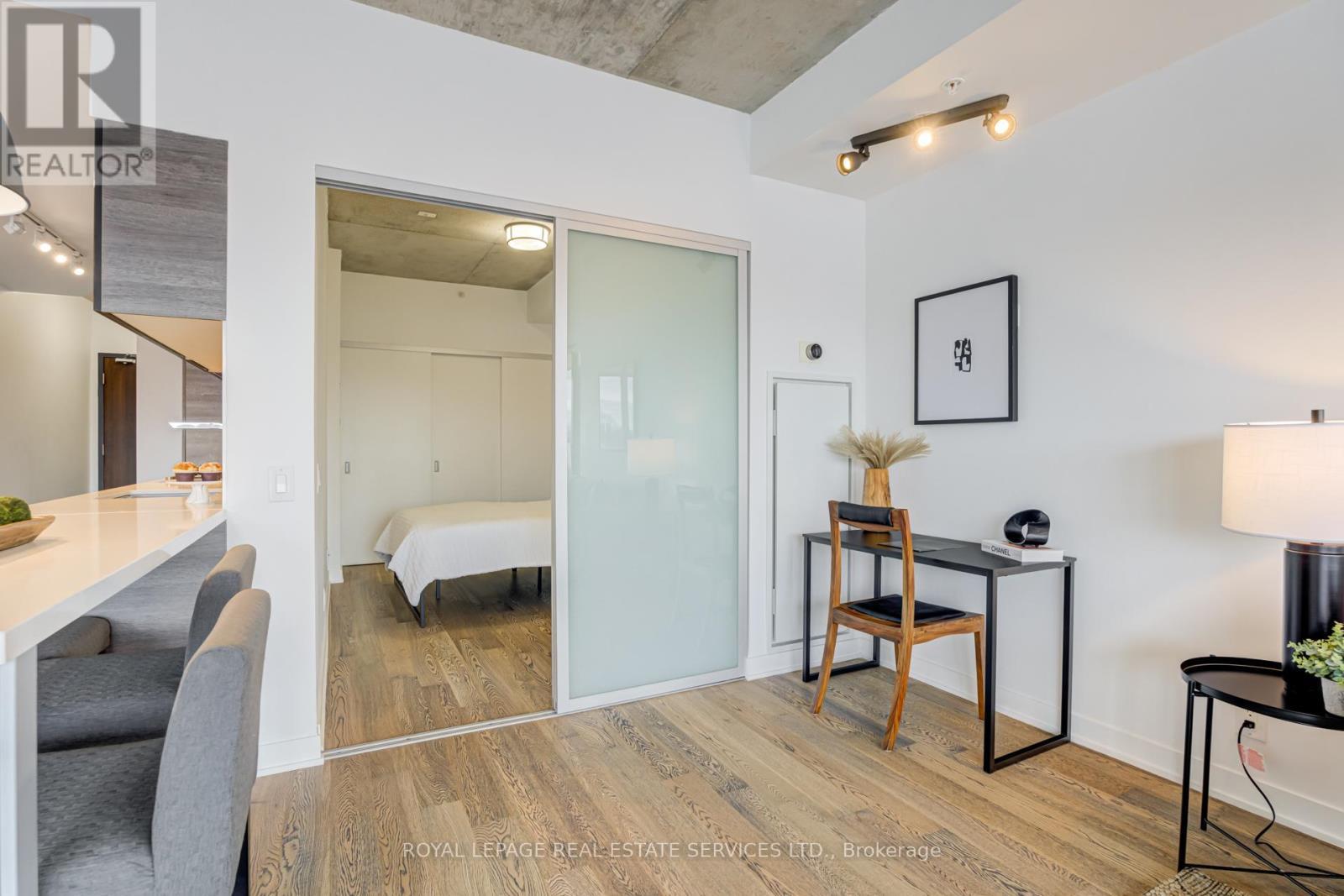 












404 - 1239 DUNDAS STREET W

,
Toronto,




Ontario
M6J0E8

