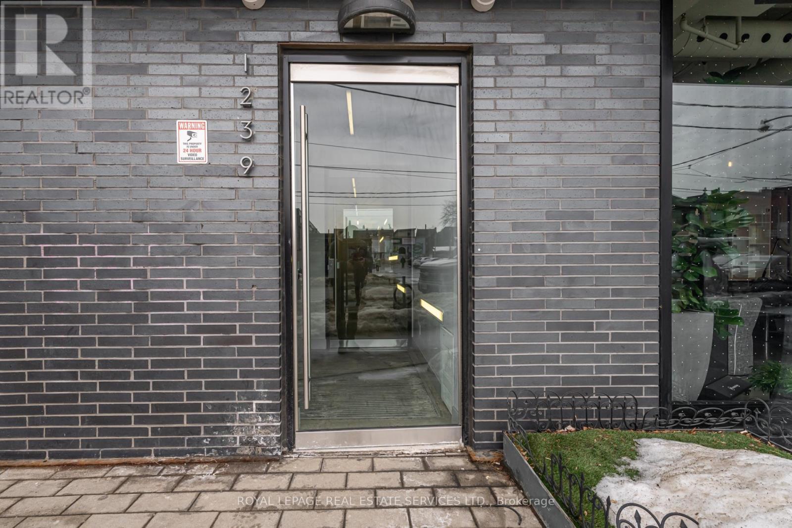 












404 - 1239 DUNDAS STREET W

,
Toronto,




Ontario
M6J0E8

