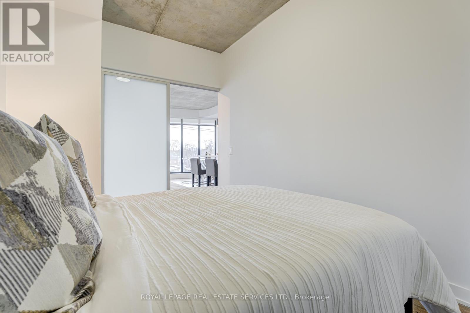 












404 - 1239 DUNDAS STREET W

,
Toronto,




Ontario
M6J0E8

