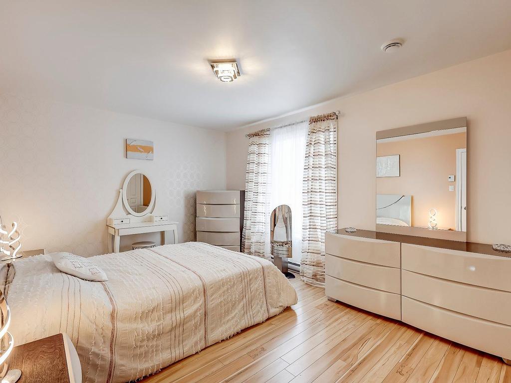 









509


Rue St-Joseph

,
Mont-Saint-Grégoire,




QC
J0J1K0

