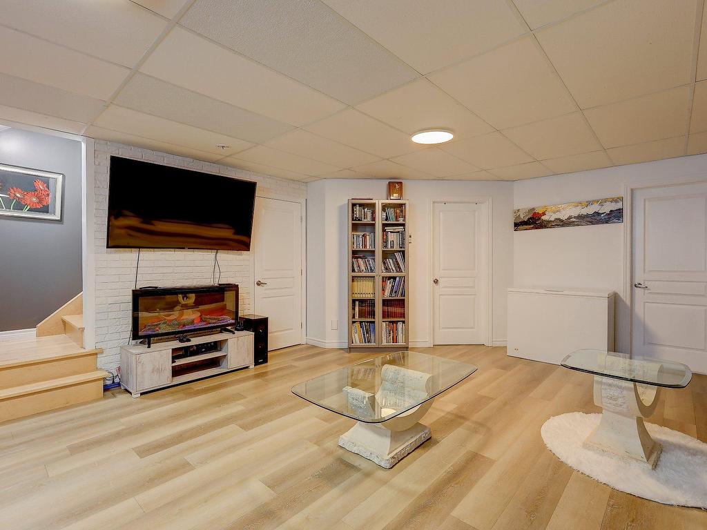 









509


Rue St-Joseph

,
Mont-Saint-Grégoire,




QC
J0J1K0

