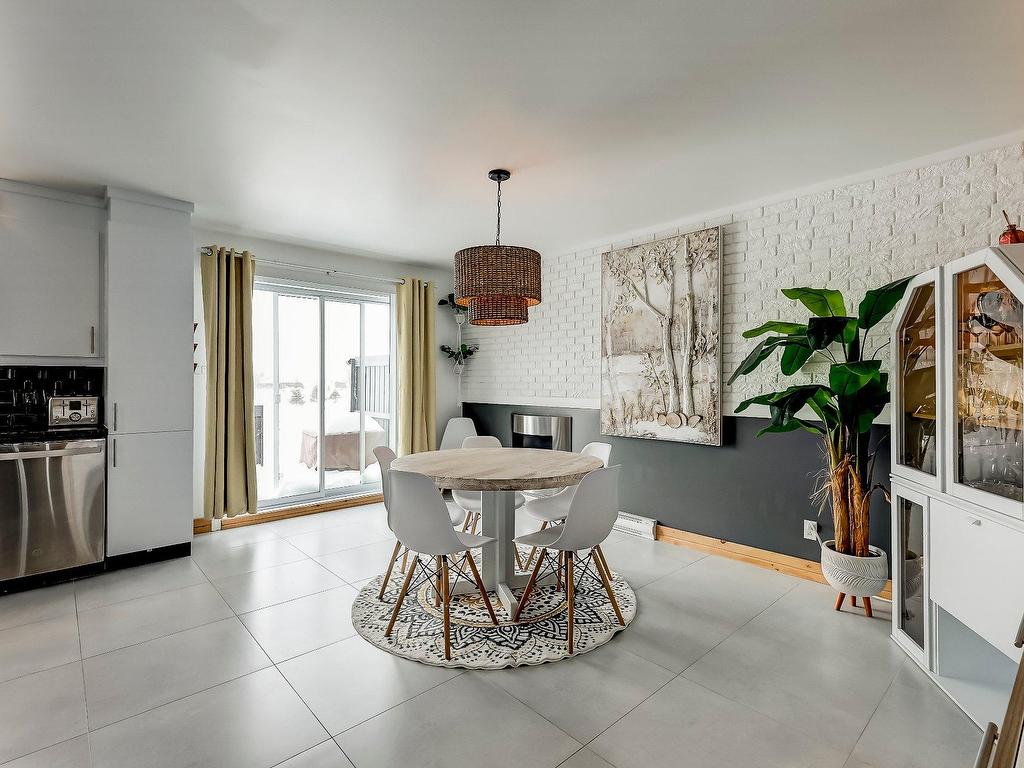 









509


Rue St-Joseph

,
Mont-Saint-Grégoire,




QC
J0J1K0


