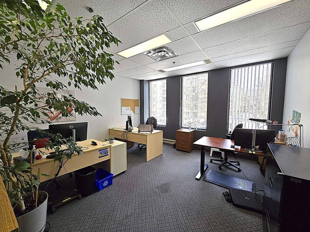 









1600


Boul. Henri-Bourassa O.

, 205,
Montréal (Ahuntsic-Cartierville),




QC
H3M3E2

