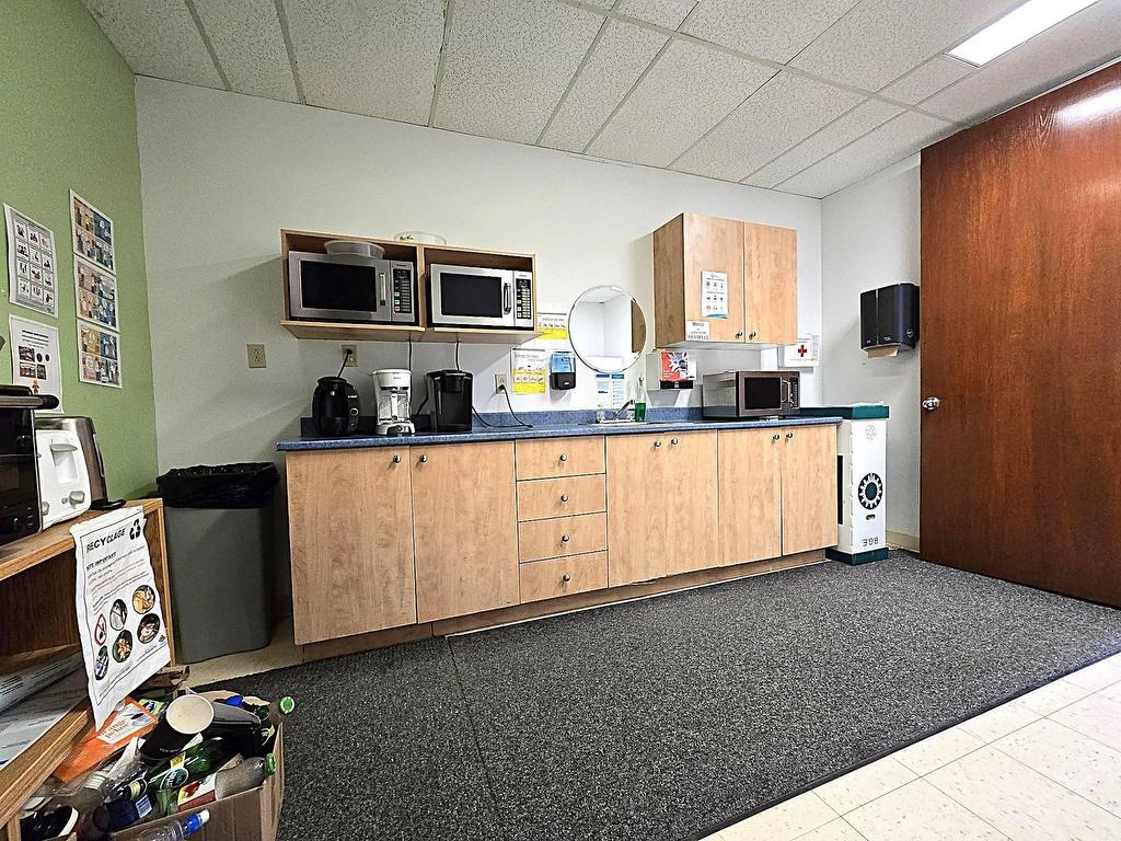 









1600


Boul. Henri-Bourassa O.

, 205,
Montréal (Ahuntsic-Cartierville),




QC
H3M3E2

