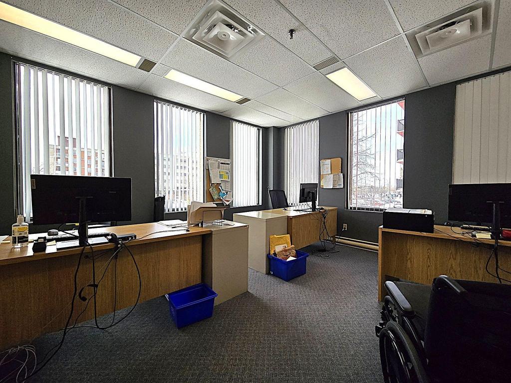 









1600


Boul. Henri-Bourassa O.

, 205,
Montréal (Ahuntsic-Cartierville),




QC
H3M3E2

