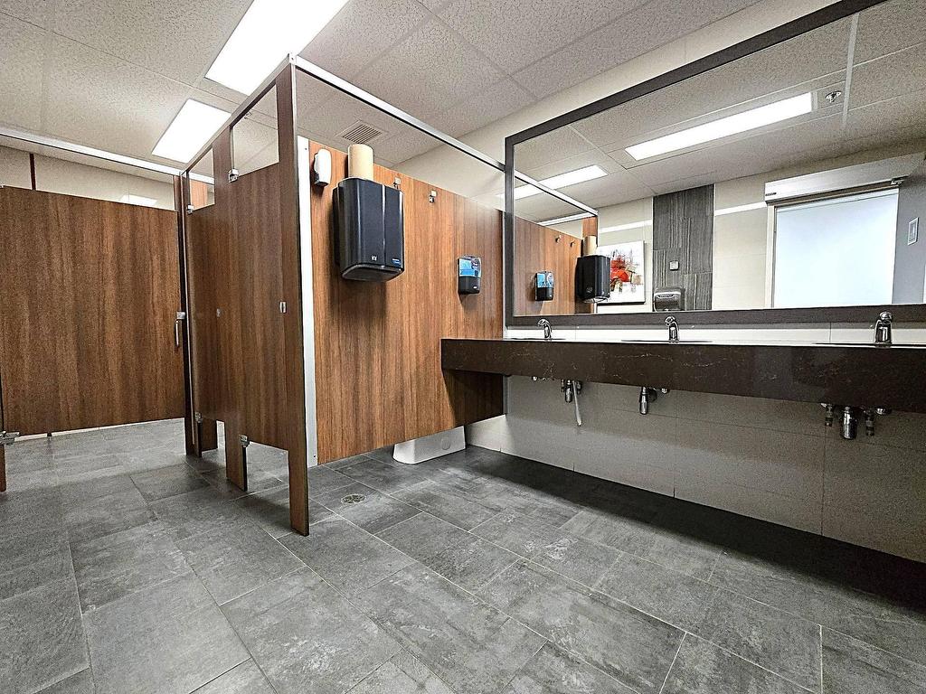 









1600


Boul. Henri-Bourassa O.

, 205,
Montréal (Ahuntsic-Cartierville),




QC
H3M3E2

