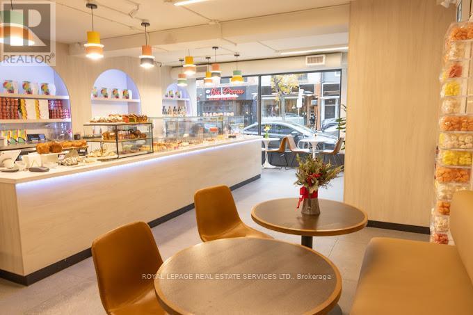 












709 QUEEN STREET W

,
Toronto,




Ontario
M6J1E6

