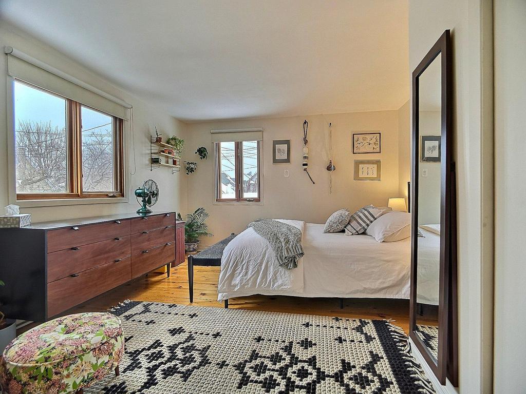 









59Z


Rue Vaudreuil

,
Hull (Gatineau),




QC
J8X2B7

