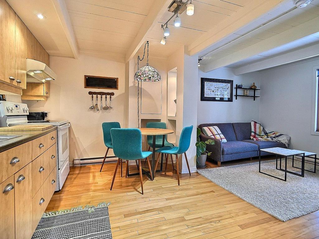 









59Z


Rue Vaudreuil

,
Hull (Gatineau),




QC
J8X2B7

