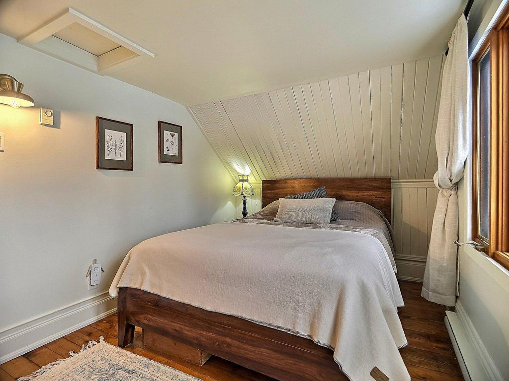 









59Z


Rue Vaudreuil

,
Hull (Gatineau),




QC
J8X2B7

