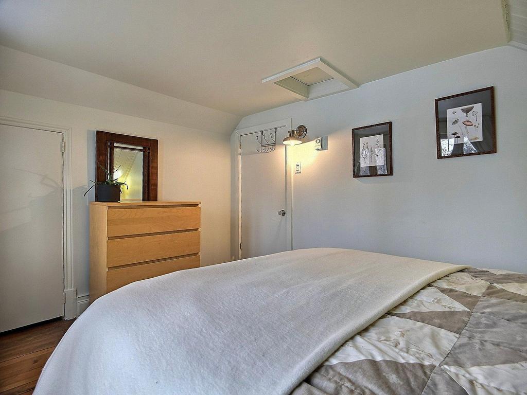 









59Z


Rue Vaudreuil

,
Hull (Gatineau),




QC
J8X2B7

