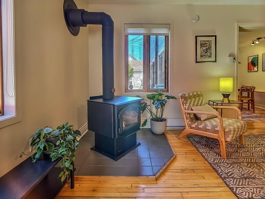 









59Z


Rue Vaudreuil

,
Hull (Gatineau),




QC
J8X2B7

