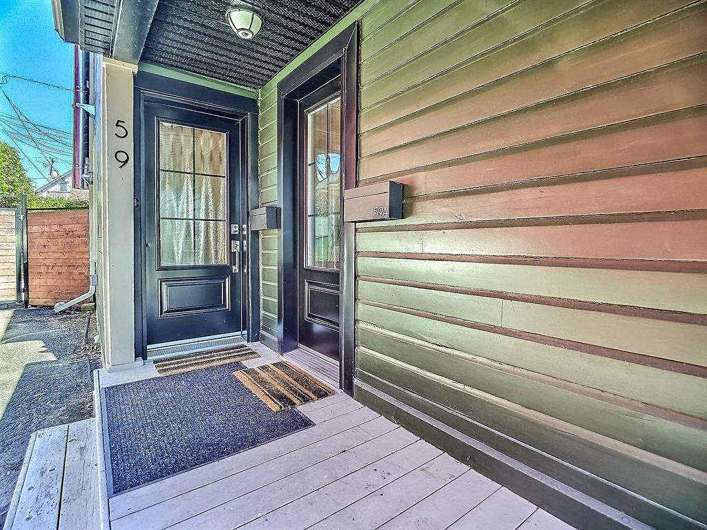









59Z


Rue Vaudreuil

,
Hull (Gatineau),




QC
J8X2B7

