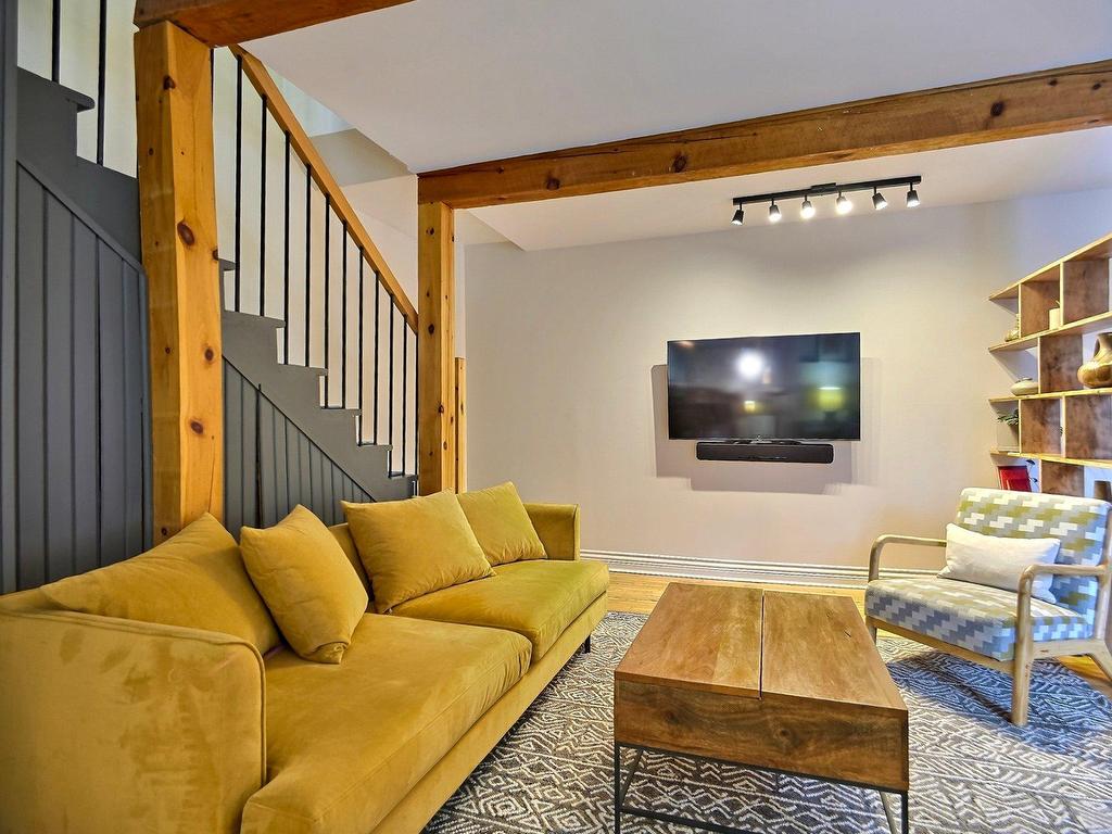 









59Z


Rue Vaudreuil

,
Hull (Gatineau),




QC
J8X2B7

