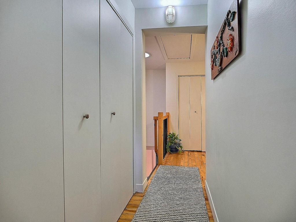 









59Z


Rue Vaudreuil

,
Hull (Gatineau),




QC
J8X2B7

