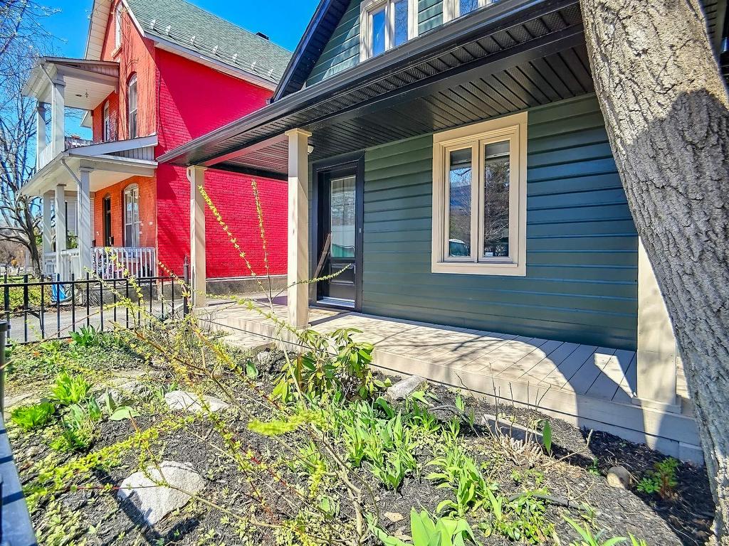 









59Z


Rue Vaudreuil

,
Hull (Gatineau),




QC
J8X2B7

