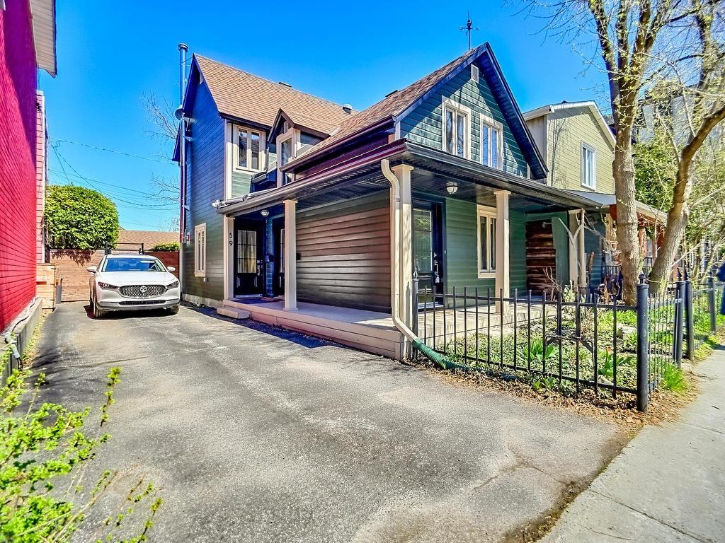 









59Z


Rue Vaudreuil

,
Hull (Gatineau),




QC
J8X2B7

