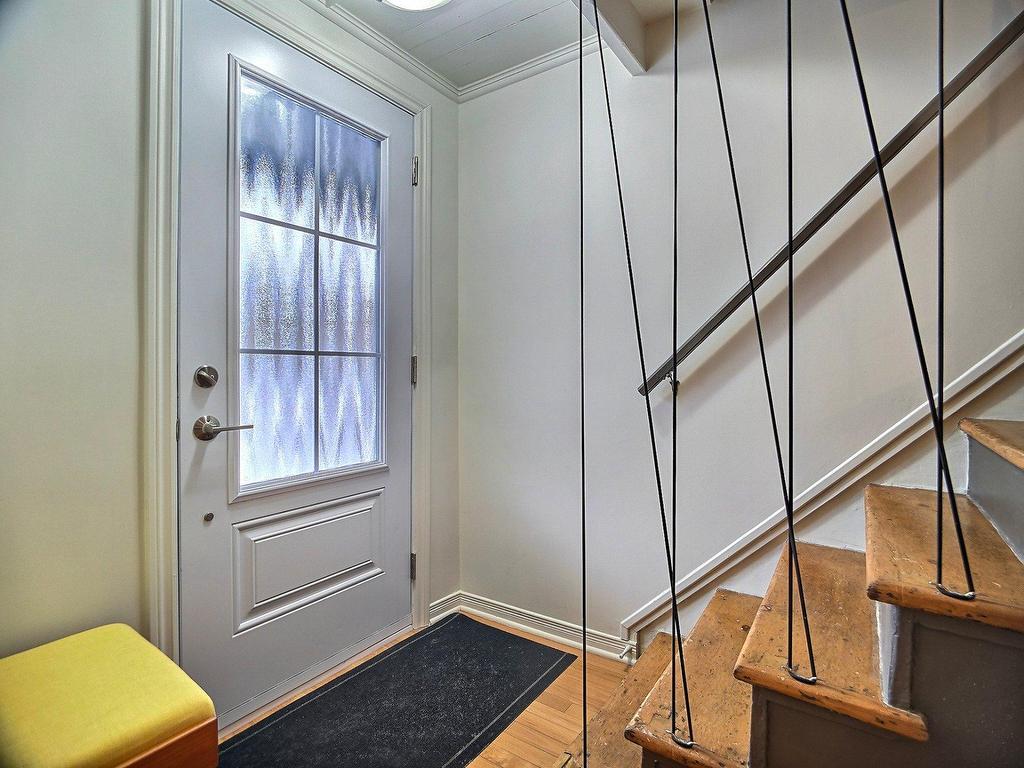 









59Z


Rue Vaudreuil

,
Hull (Gatineau),




QC
J8X2B7

