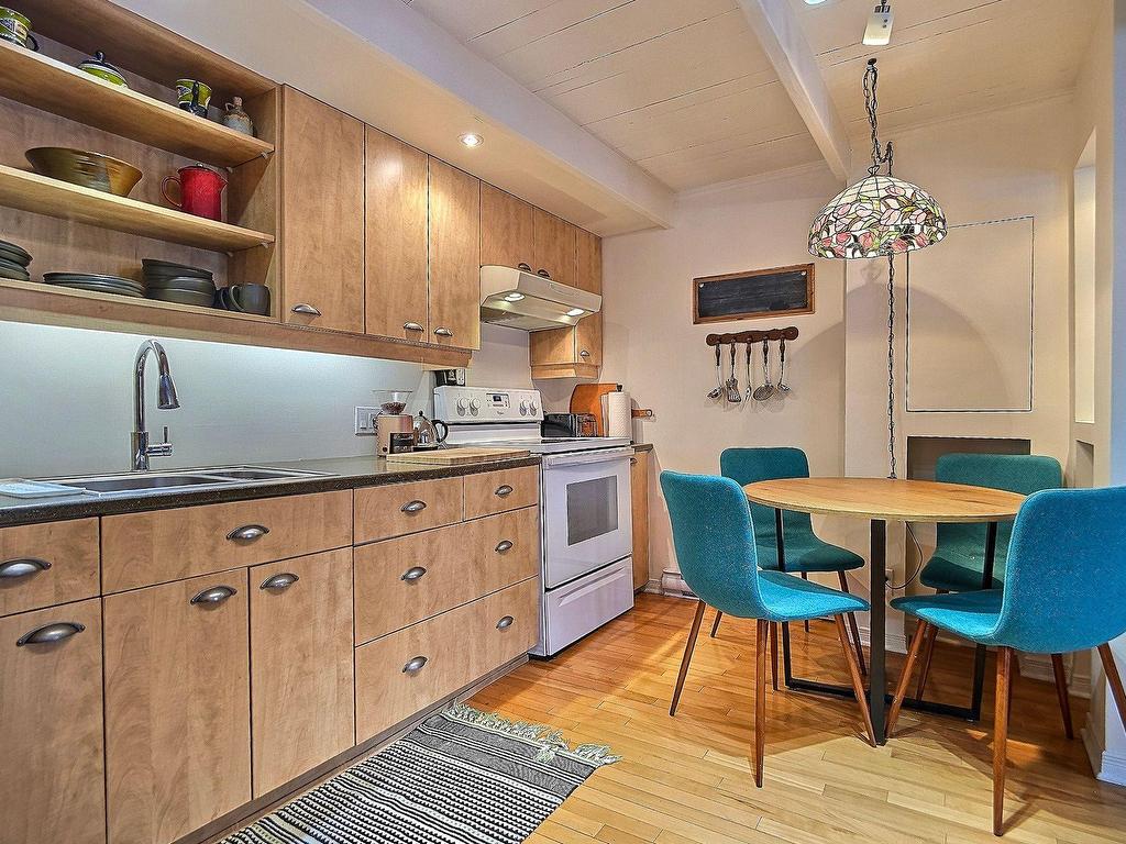 









59Z


Rue Vaudreuil

,
Hull (Gatineau),




QC
J8X2B7

