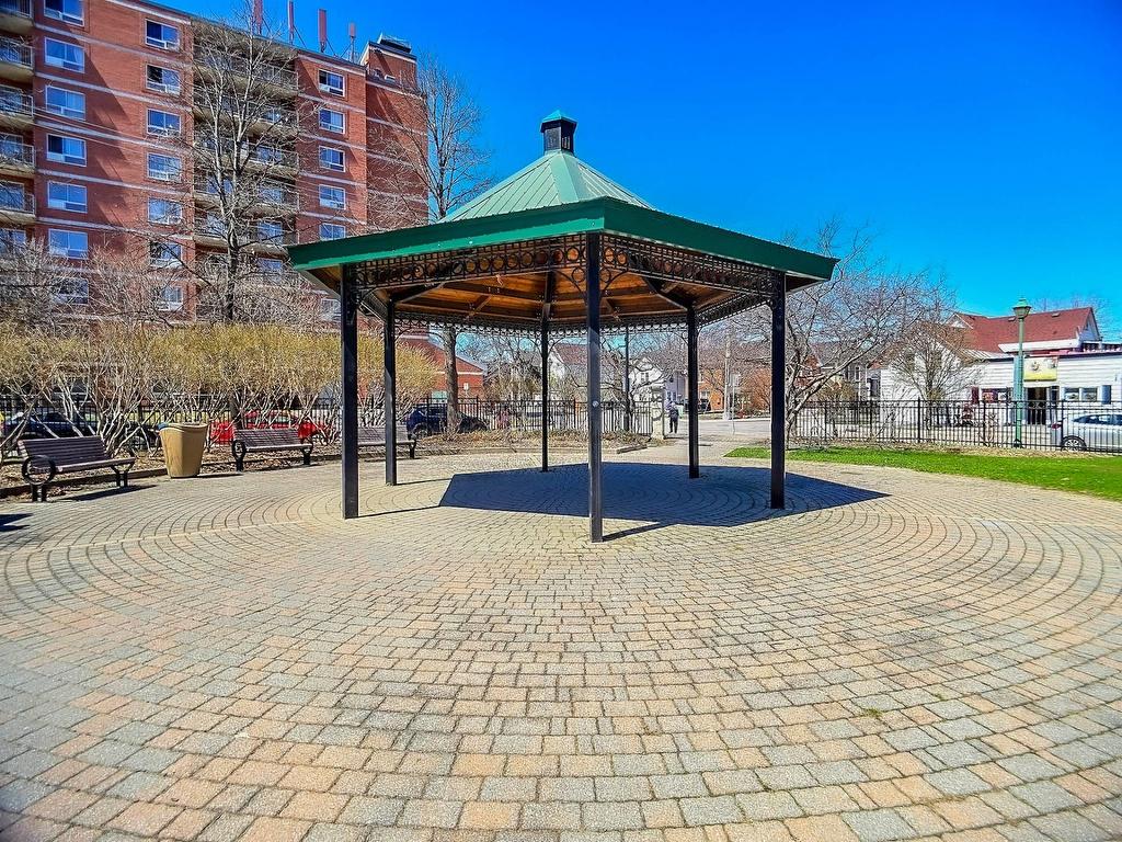 









59Z


Rue Vaudreuil

,
Hull (Gatineau),




QC
J8X2B7

